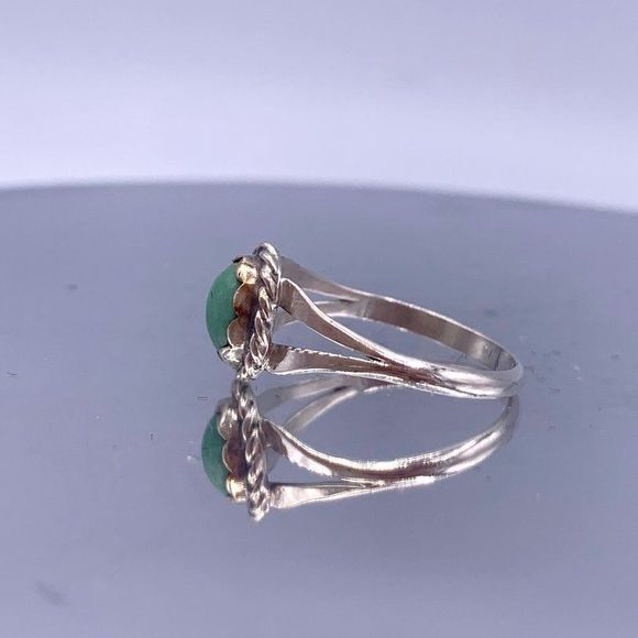 Navajo Vintage SouthWestern Sterling Silver and Turquoise Ring - Picture 3 of 7